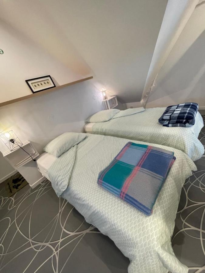 Duplex Apartment Beaumont-sur-Sarthe ภายนอก รูปภาพ
